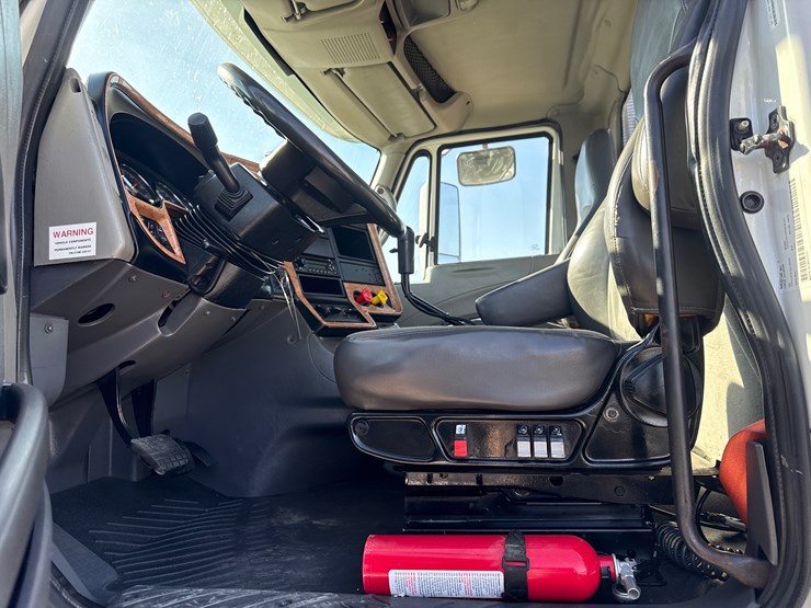 2011-international-prostar-image-44