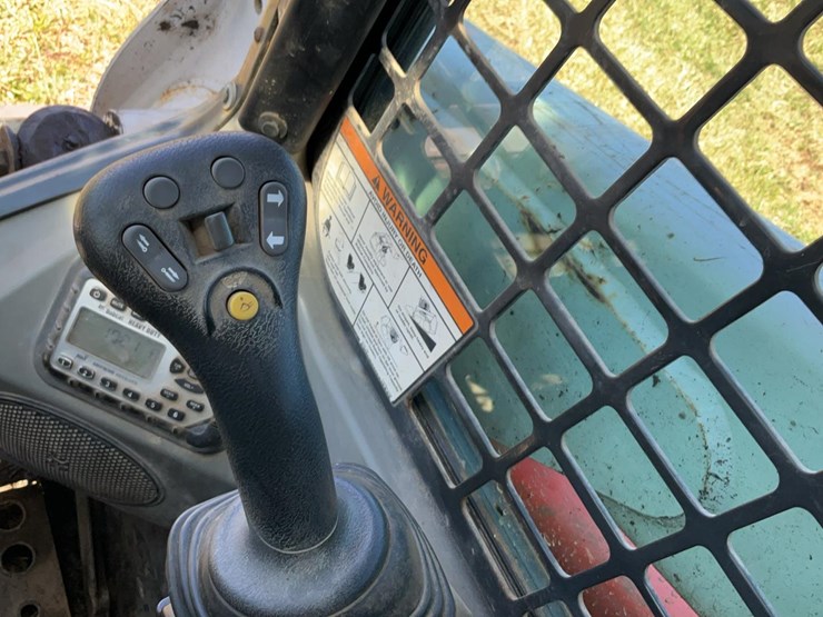 2013-bobcat-s630-image-18