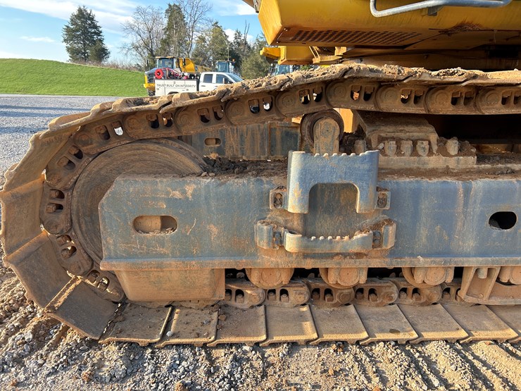 2006-deere-650d-lc-image-75