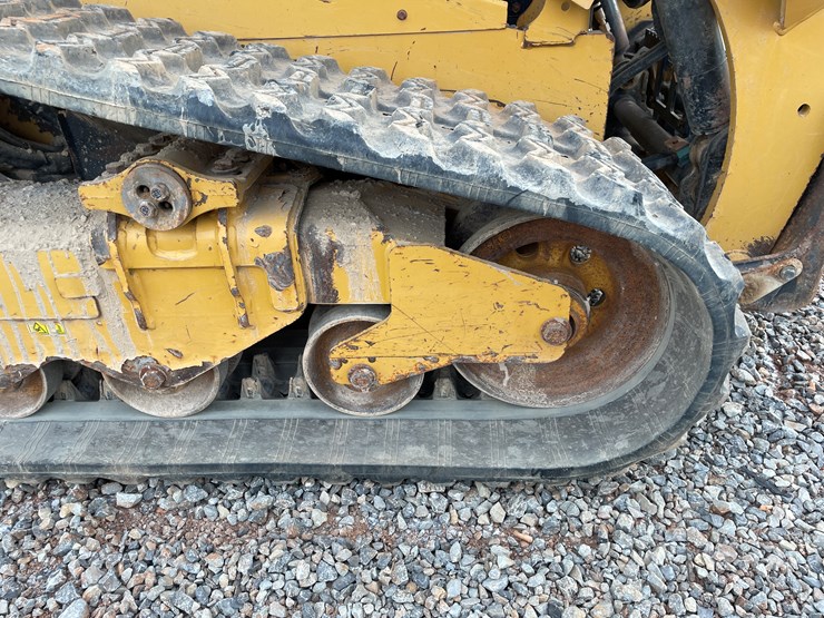 2017-caterpillar-259d-image-51