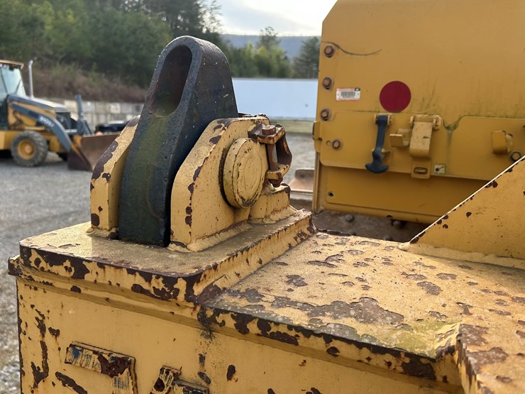 2015-caterpillar-d6t-lgp-image-53