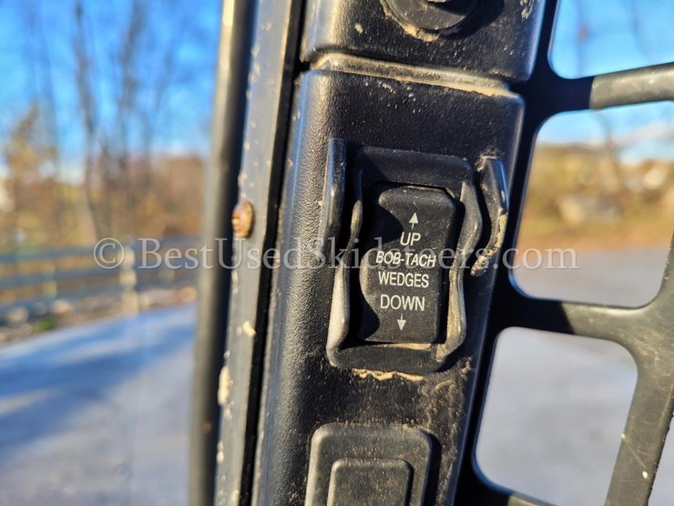 2018-bobcat-s570-image-11