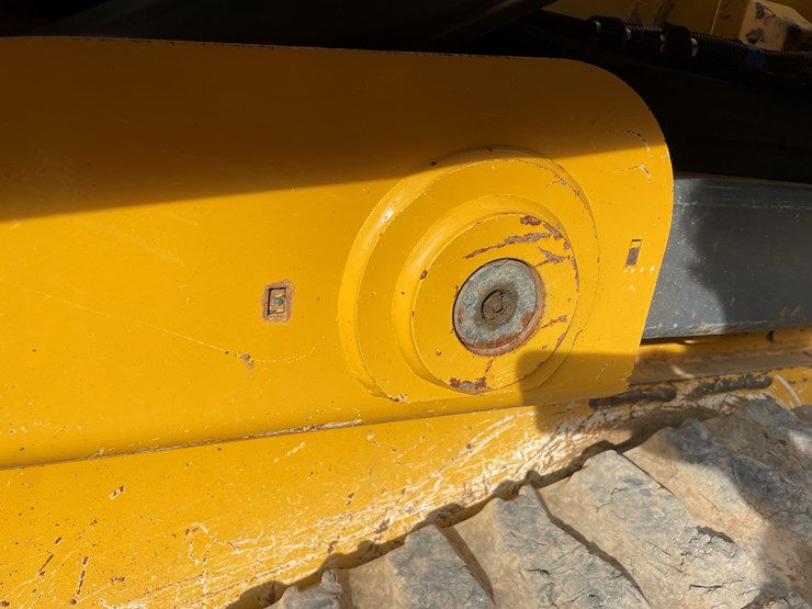 2019-deere-333g-image-23