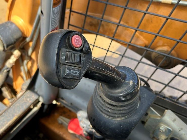 2019-case-tr270-image-42