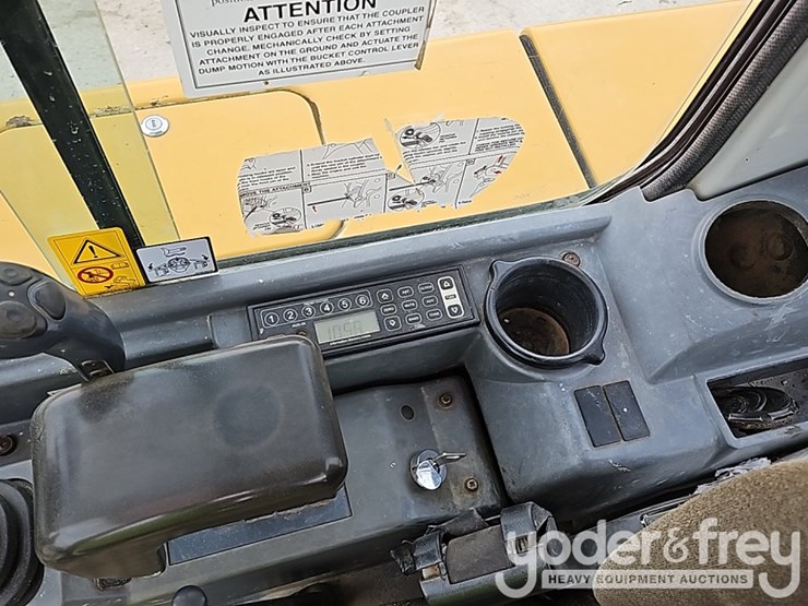 2014-takeuchi-tb235-image-31