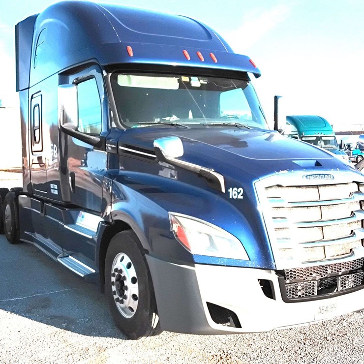 2018 FREIGHTLINER CASCADIA 126