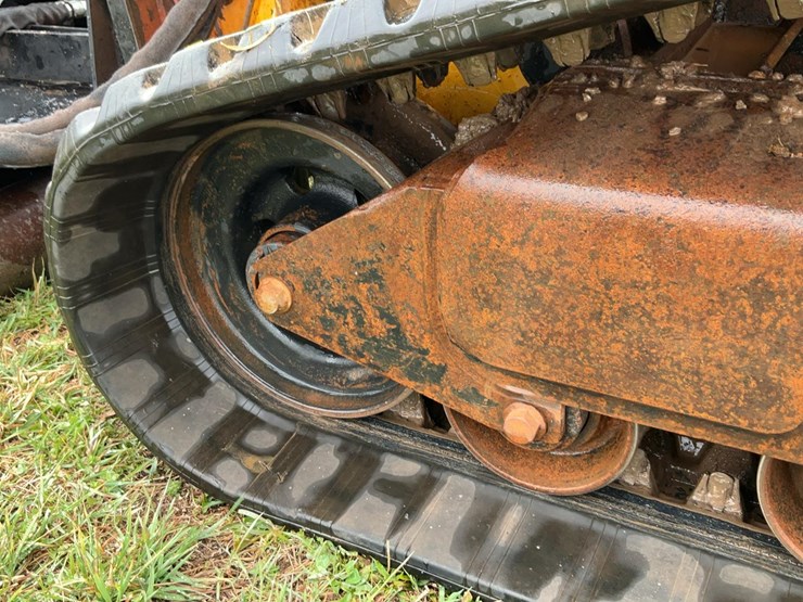 2003-deere-ct332-image-22