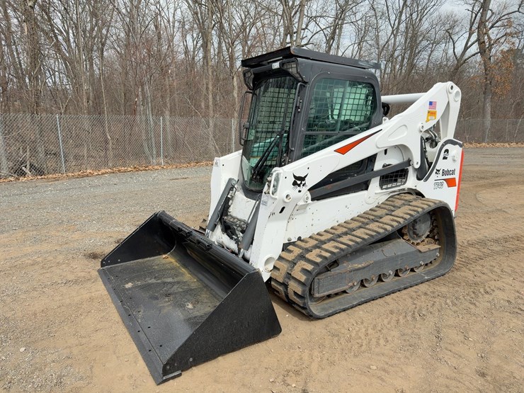 2020-bobcat-t740-image-1