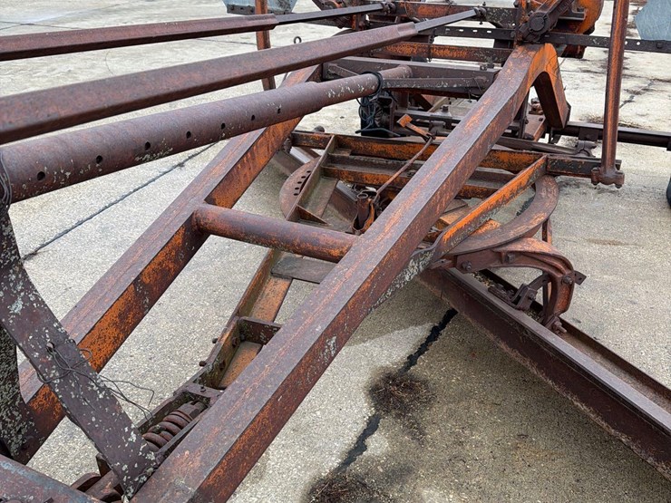 northfield-iron-company-#33-14ft-pull-type-road-grader-image-12