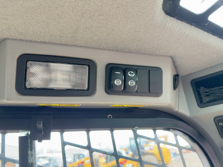 2016-caterpillar-279d-image-23