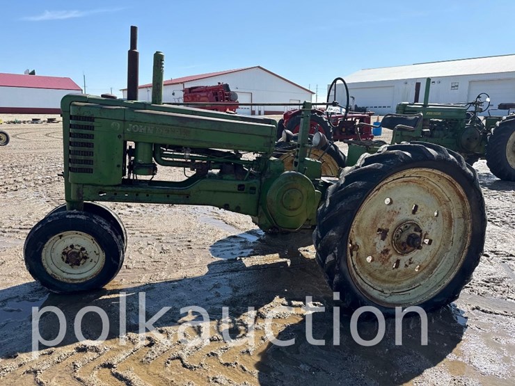 john-deere-b-image-3