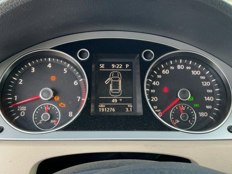 #510-•-2009-volkswagen-passat-image-21