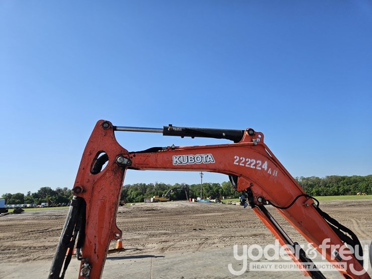 2019-kubota-kx033-4-image-19