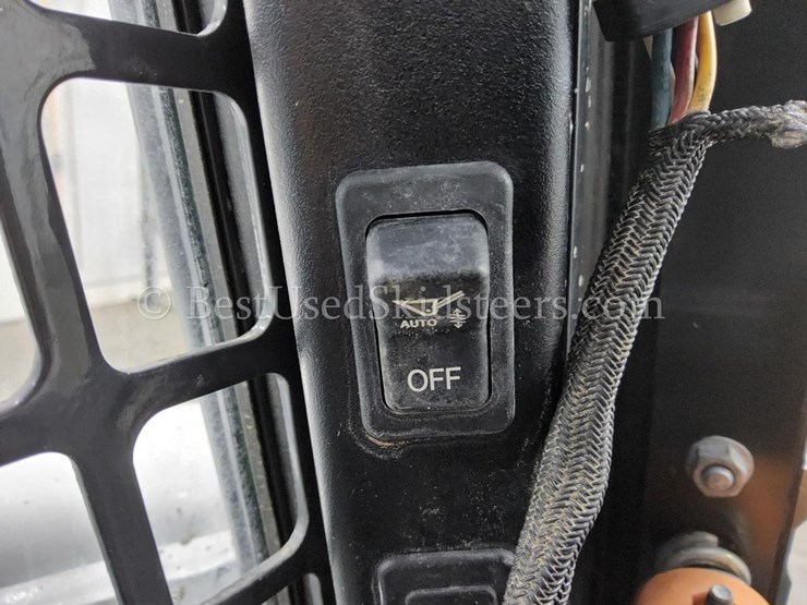 2022-bobcat-t870-image-23