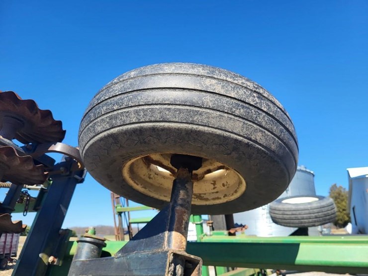 great-plains-2200tt-image-64