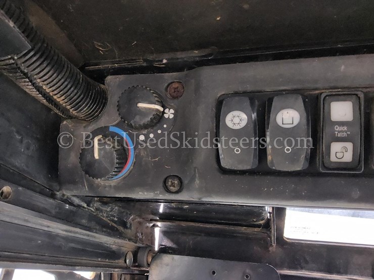 deere-ct332-image-24