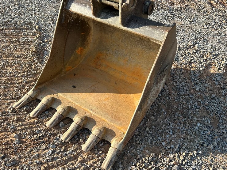 2017-komatsu-pc88mr-10-image-10