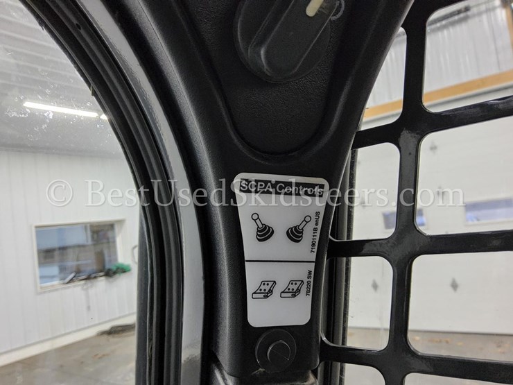 2023-bobcat-t740-image-24