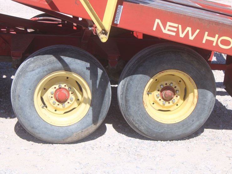 new-holland-1033-image-18