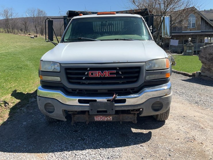 #501-•-2006-gmc-dump-truck-image-8