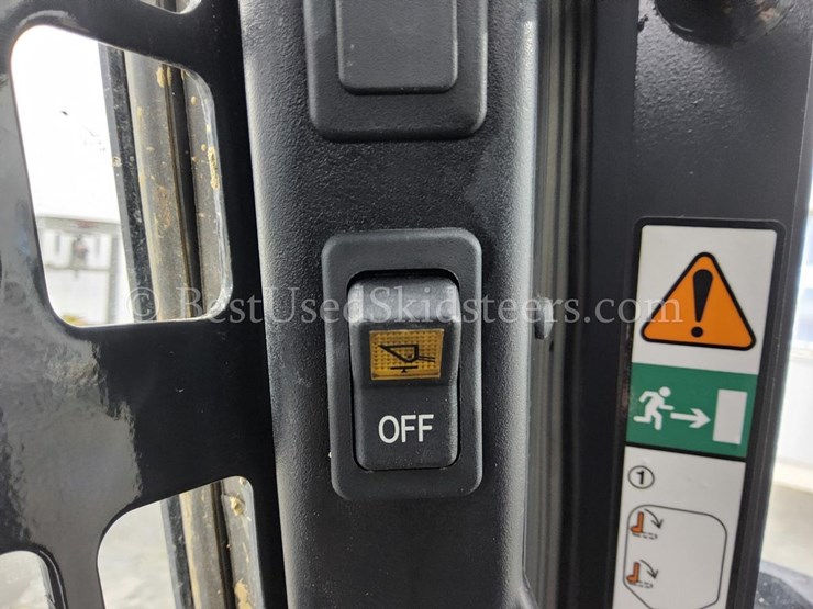 2022-bobcat-t770-image-32