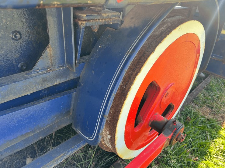 frick-steam-locomotive-with-track-image-165
