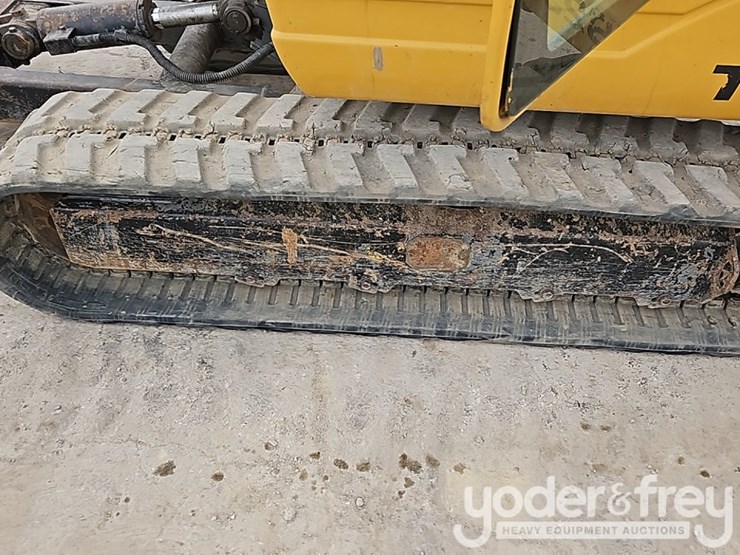 2014-takeuchi-tb235-image-28