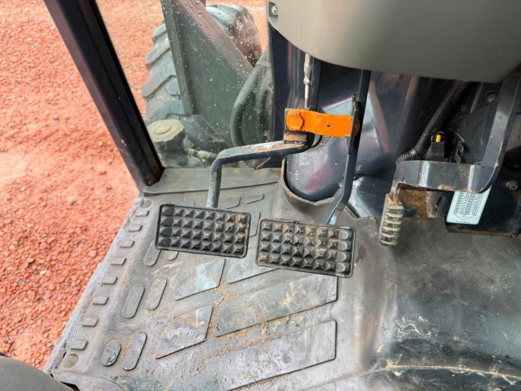 massey-ferguson-1736-image-51