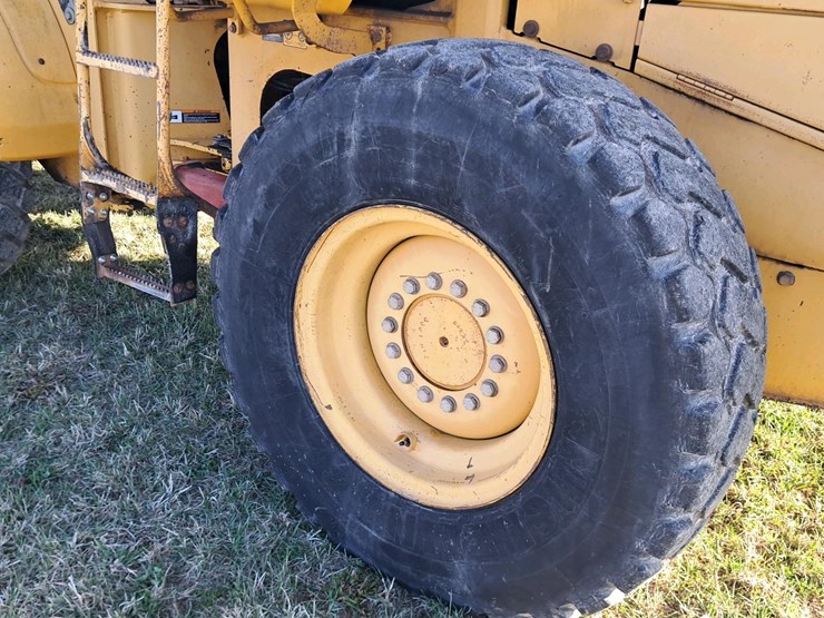 1997-john-deere-444h-image-38