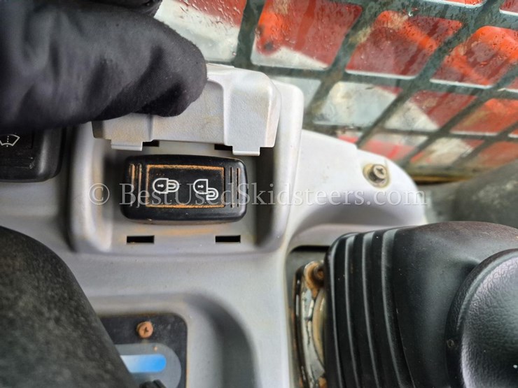 2013-kubota-svl90-2-image-14