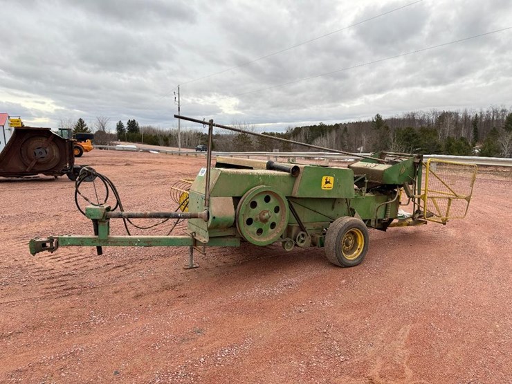 john-deere-336-image-5