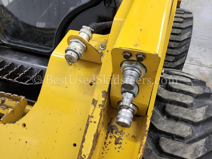 2019-caterpillar-246d3-image-26