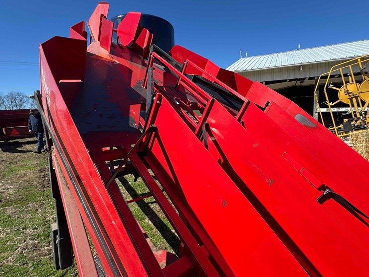 kuhns-1034-hay-accumulator---field-ready-image-22