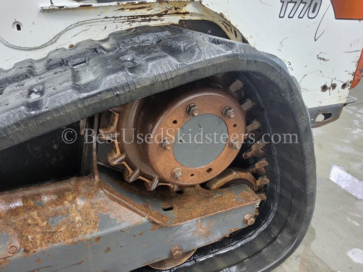 2017-bobcat-t770-image-12