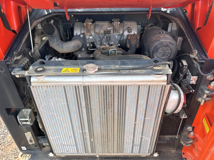 2023-kubota-svl65-2-image-33