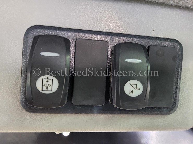 2018-caterpillar-249d-image-26