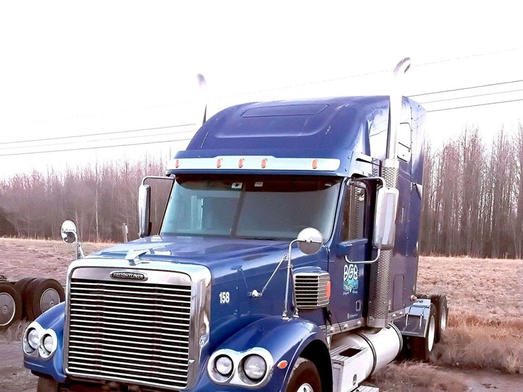 freightliner-cascadia-tractor-2015-freightliner-cascadia-3alxfb007gdg85229-mileage:-does-not-r-image-1