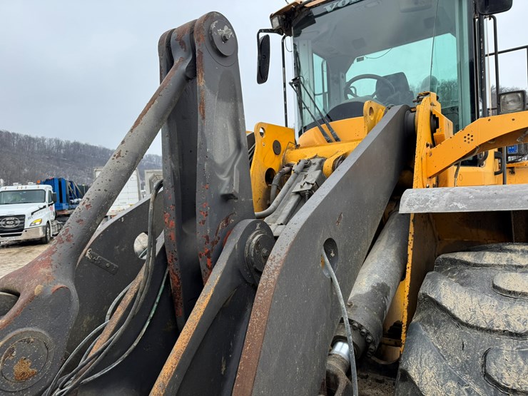 2007-volvo-l120f-image-35