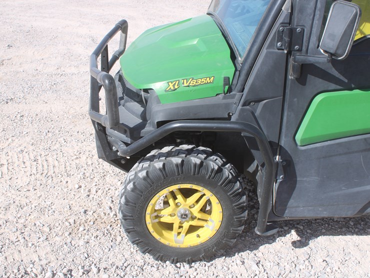 2019-john-deere-gator-image-12
