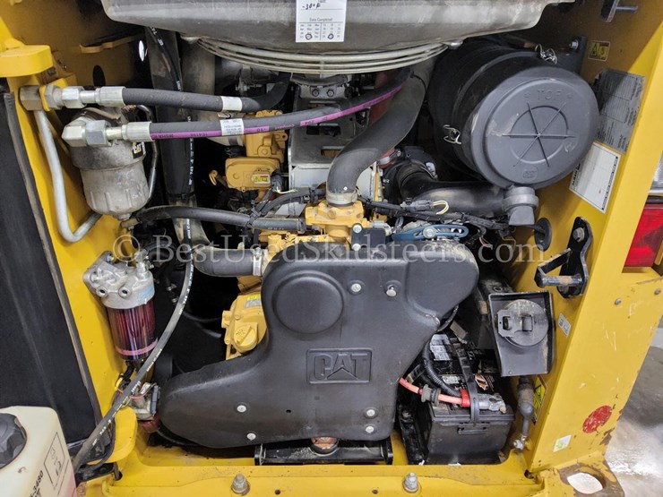 2017-caterpillar-272d2-image-24