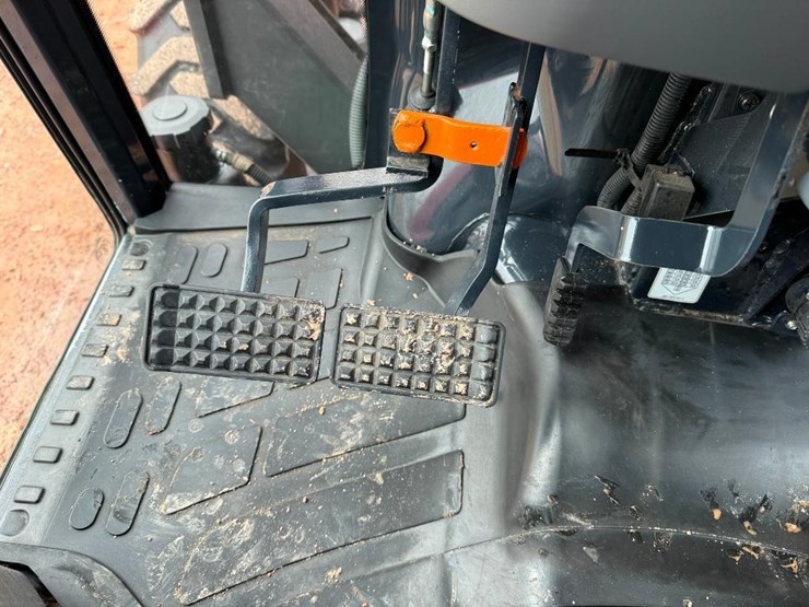 massey-ferguson-1736-image-61