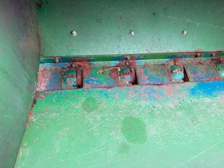 john-deere-8300-image-19