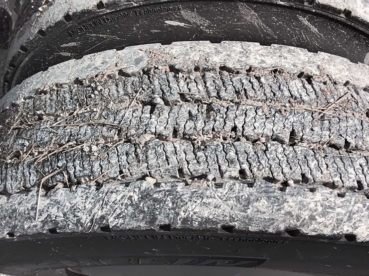 2020-freightliner-cascadia-126-image-45