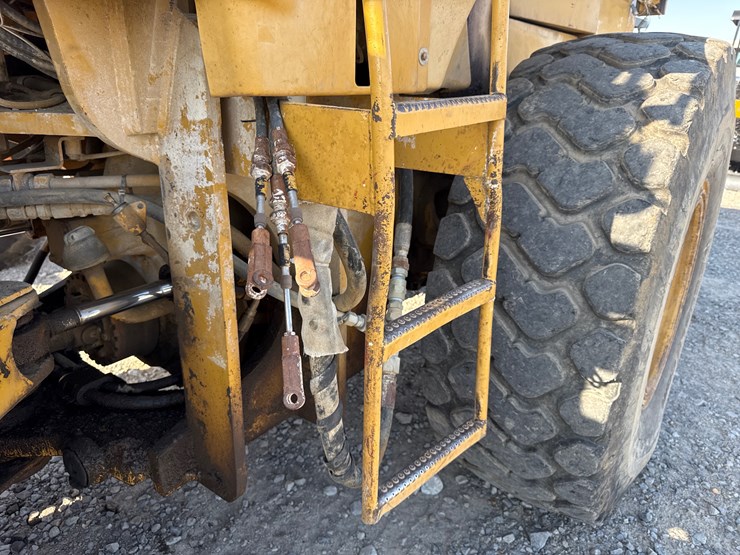 caterpillar-it28f-image-45