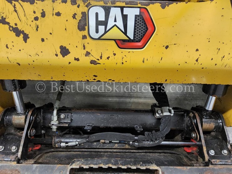 2019-caterpillar-246d3-image-28