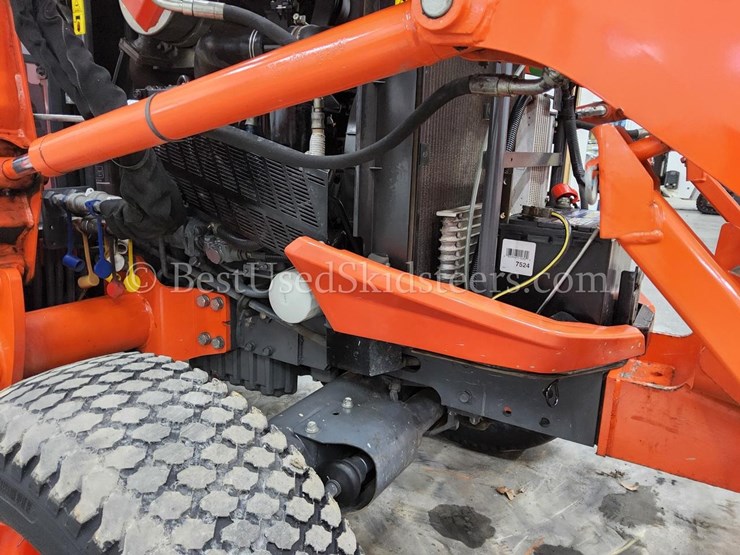 2017-kubota-l3560-image-9