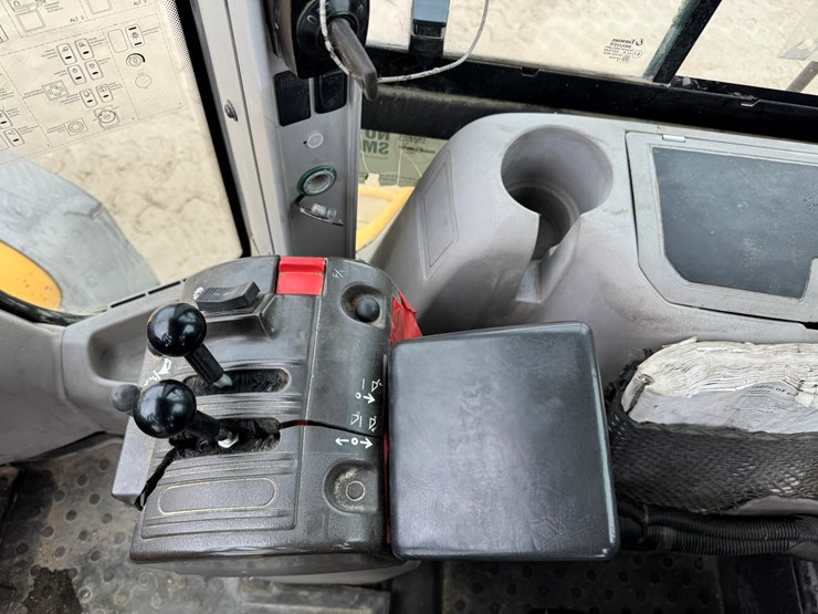 2007-volvo-l120f-image-38