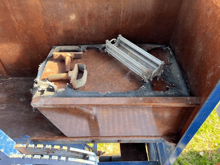 frick-steam-locomotive-with-track-image-113