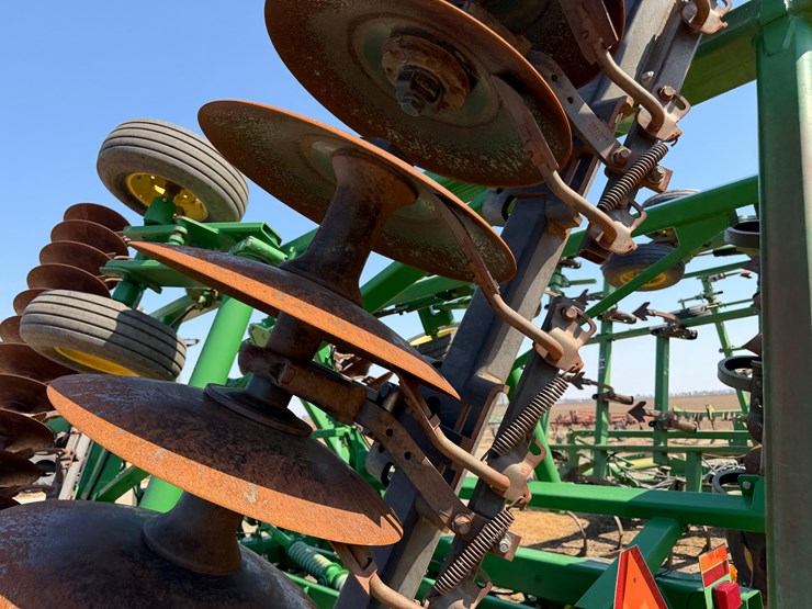 john-deere-2623-image-23