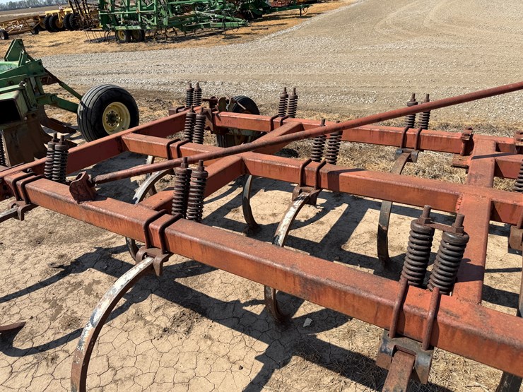 #40328-•-20'-chisel-plow-image-18